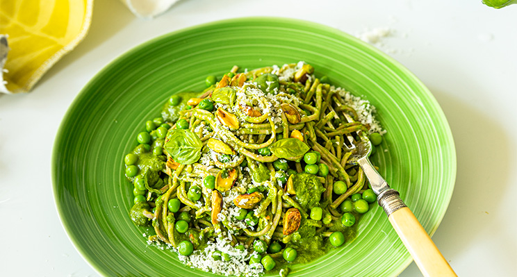 Buckwheat Noodles with a Creamy Green Pea & Kale Sauce